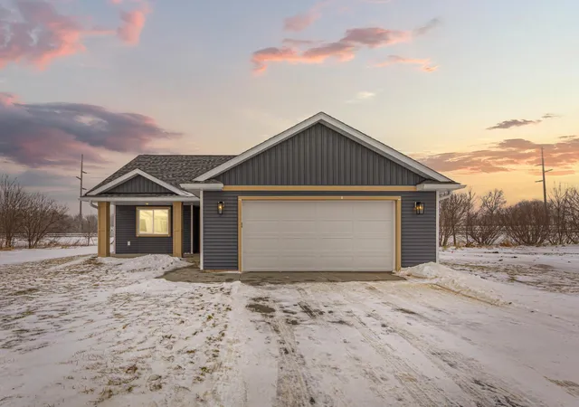 Photo 4 of Sale Pending at 804 2nd Street SE, Dodge Center, MN 55927 | MLS# 7006140 | Listing updated on 2026-07-29
