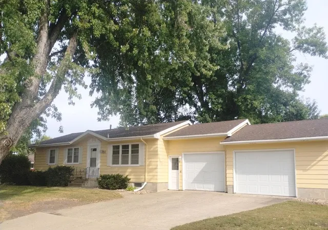 Photo 1 of Single family home for sale at 731 3rd Avenue Ne, Sleepy Eye, MN 56085 | MLS# 7006232 | Listing updated on 2026-09-22