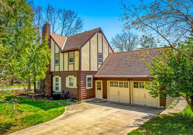 Photo 1 of Sale Pending at 1027 Cedar Ave, Albert Lea, MN 56007 | MLS# 7006332 | Listing updated on 2026-10-04