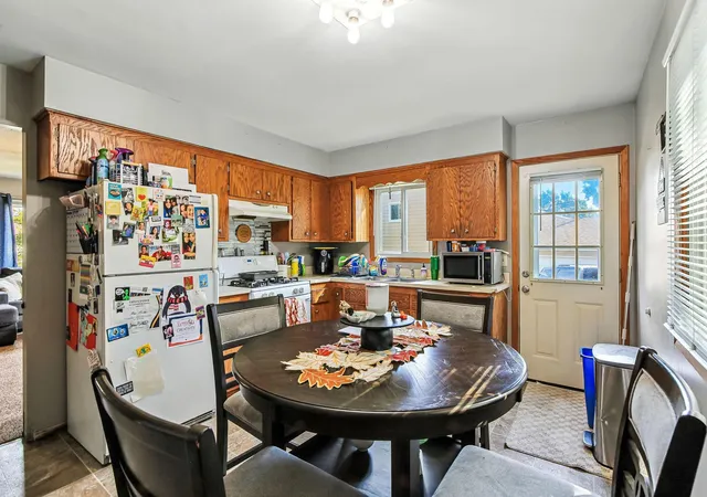 Photo 2 of Sale Pending at 508 Shadyside Cir, Hopkins, MN 55343 | MLS# 7006664 | Listing updated on 2026-09-05