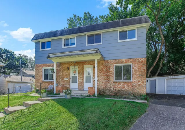 Photo 3 of Sale Pending at 508 Shadyside Cir, Hopkins, MN 55343 | MLS# 7006664 | Listing updated on 2026-09-05