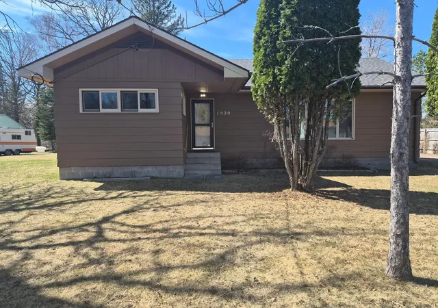 Homes for sale in International Falls, MN | 1520 10th Ave, International Falls, MN 56649 | MLS# 7006673