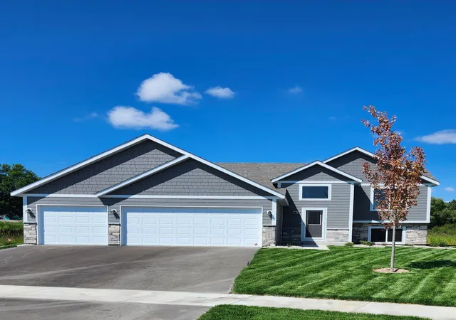 Photo 1 of Single family home for sale at 605 Sienna Dr, Watertown, MN 55388 | MLS# 7006990 | Listing updated on 2026-10-01