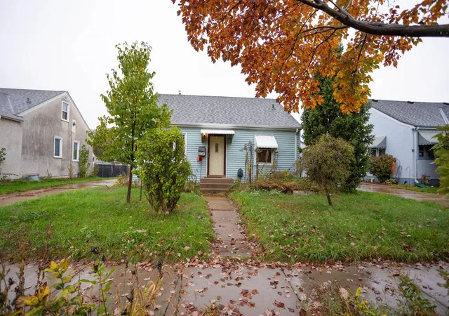 Photo 2 of Single family home for sale at 1963 Nortonia Ave, Saint Paul, MN 55119 | MLS# 7007164 | Listing updated on 2026-10-15