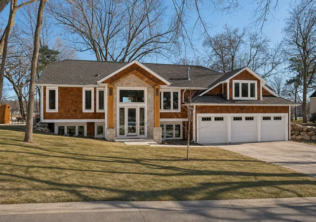 Photo 2 of Single family home for sale at 5517 Dickson Rd, Minnetonka, MN 55345 | MLS# 7007316 | Listing updated on 2026-08-14