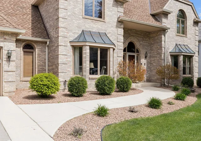 2nd image of 11824 Welters Wy, Eden Prairie, MN 55347 | MLS# 7007800