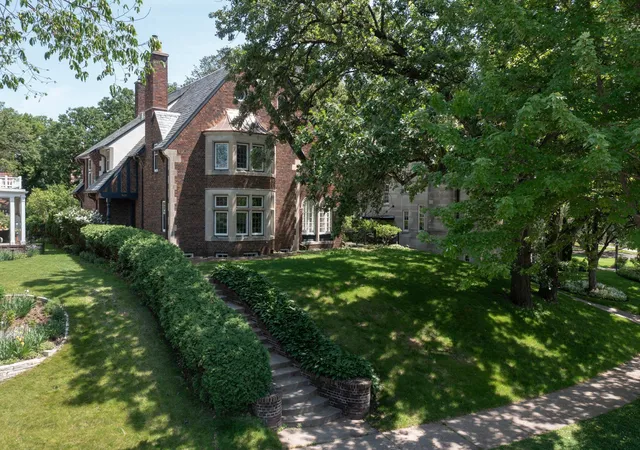 1st image of 2635 Newton Ave S, Minneapolis, MN 55405 | MLS# 7007965