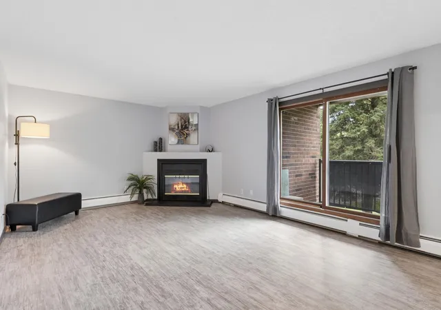 4th image of 3440 Golfview Dr, Eagan, MN 55123