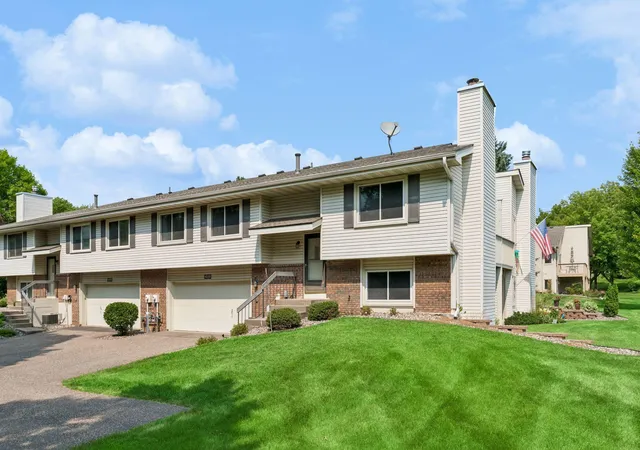 Photo 3 of Single family home for sale at 4122 Goldenrod Ln N, Plymouth, MN 55441 | MLS# 7008414 | Listing updated on 2026-09-07