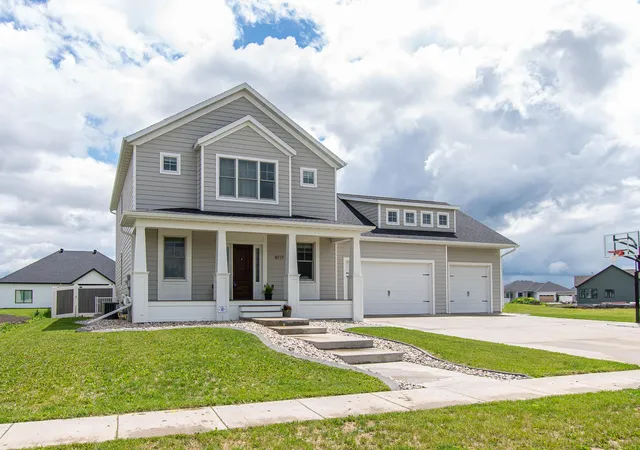 Homes for sale in West Fargo, ND | 4717 11th St W, West Fargo, ND 58078 | MLS# 7008444