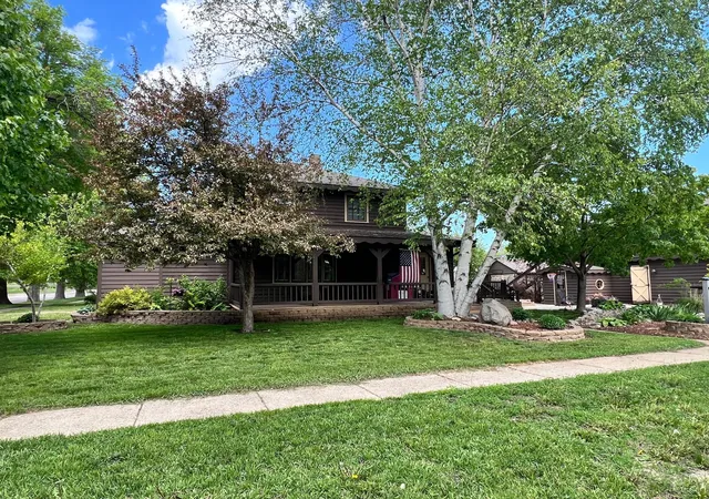 Homes for sale in Madison, MN | 806 1St Ave, Madison, MN 56256 | MLS# 7008624