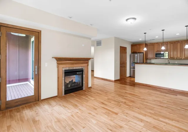 Photo 4 of Condo for sale at 4100 Spring St #211, Spring Park, MN 55384 | MLS# 7008943 | Listing updated on 2026-10-07