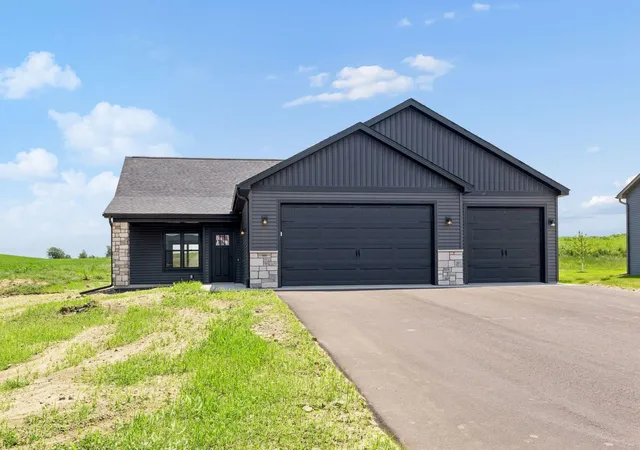Homes for sale in New Richmond, WI | 466 Coyote Wy, New Richmond, WI 54017 | MLS# 7009553