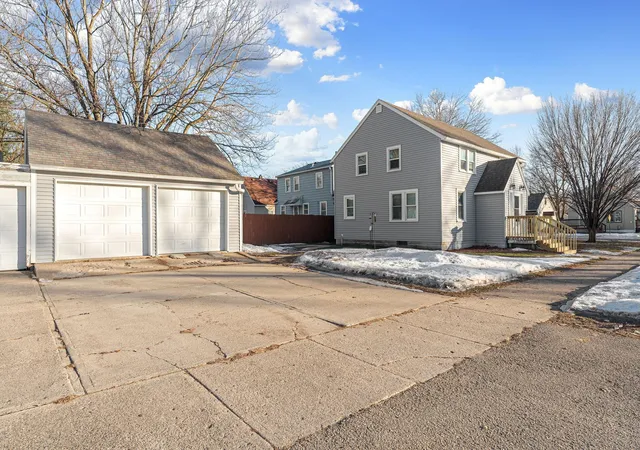 Homes for sale in Austin, MN | 907 8Th St Se, Austin, MN 55912 | MLS# 7009666
