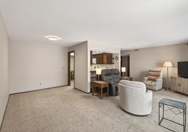 Homes for sale in Bloomington, MN | 9500 Collegeview Rd, Bloomington, MN 55437