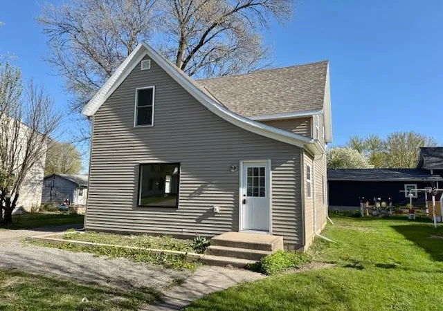 Homes for sale in Redwood Falls, MN | 515 E Spring St, Redwood Falls, MN 56283 | MLS# 7009749