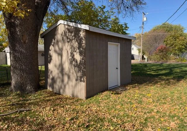 Photo 3 of Single family home for sale at 515 E Spring St, Redwood Falls, MN 56283 | MLS# 7009749 | Listing updated on 2026-10-20