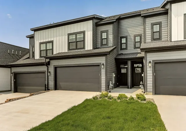 1st image of 2722 Bentgrass Road Nw, Rochester, MN 55901 | MLS# 7009797