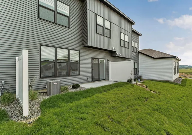 3rd image of 2722 Bentgrass Road Nw, Rochester, MN 55901 | MLS# 7009797