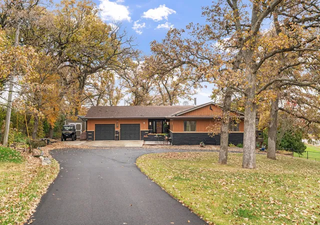 Homes for sale in Albert Lea, MN | 74500 240th St, Albert Lea, MN 56007 | MLS# 7010518