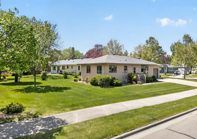 Photo 3 of Single family home for sale at 302 Cross St, Lake City, MN 55041 | MLS# 7010562 | Listing updated on 2026-08-10