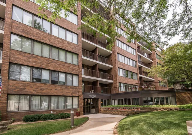 Photo 3 of Condo for sale at 600 4th Street SW #402, Rochester, MN 55902 | MLS# 7010738 | Listing updated on 2026-09-02