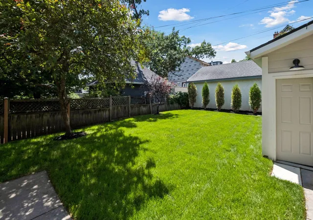 Photo 3 of Single family home for sale at 1816 Humboldt Ave S, Minneapolis, MN 55403 | MLS# 7010846 | Listing updated on 2026-08-13