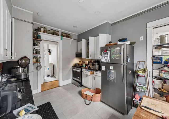 Listing Photo 2 - Condo for sale in building located at 2121 Harriet Ave, Minneapolis, MN 55405 - Unit #