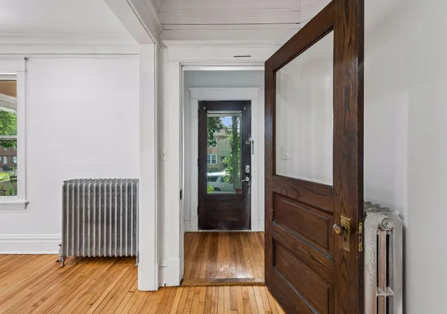 Photo 3 of House for sale at 2121 Harriet Ave, Minneapolis, MN 55405 | MLS# 7011221 | Listing updated on 2026-08-28