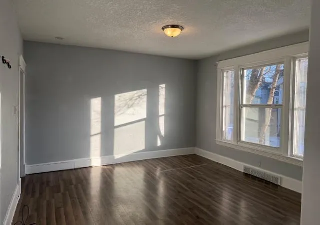 Photo 3 of Sale Pending at 468 Bellows St, Saint Paul, MN 55107 | MLS# 7011573 | Listing updated on 2026-10-05