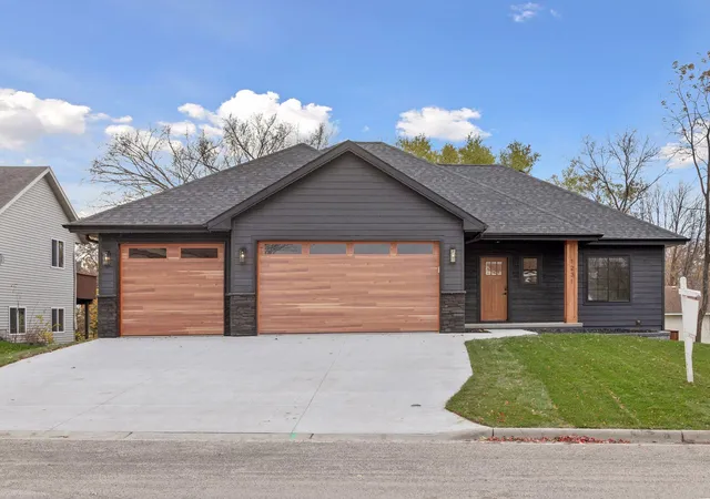 Photo 3 of Single family home for sale at 802 Dutton Dr, Ellendale, MN 56026 | MLS# 7011830 | Listing updated on 2026-08-26