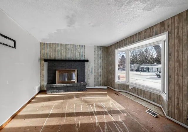 Photo 3 of Single Family Residence at 2865 Upper 79 Ct E, Inver Grove Heights, MN 55076 | MLS# 7011930 |  | Sold on 2026-02-26