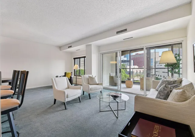 2nd image of 1201 Yale Pl #407, Minneapolis, MN 55403 | MLS# 7012734