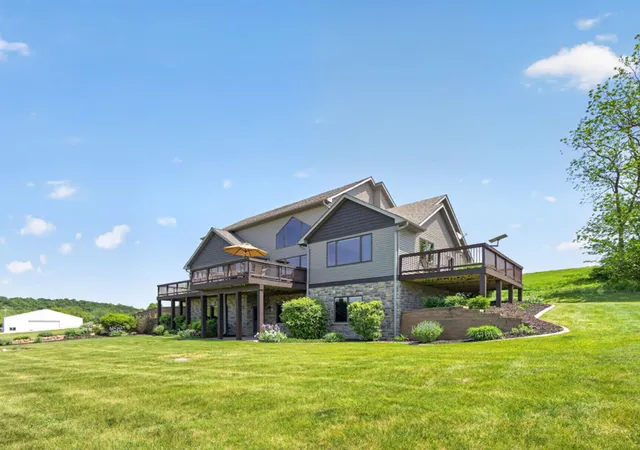 3rd image of 29112 Ingot Rd, Fountain, MN 55935 | MLS# 7012735