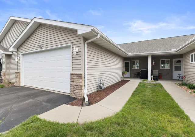 Homes for sale in Maple Lake, MN | 611 Danielson Ct, Maple Lake, MN 55358 | MLS# 7012778