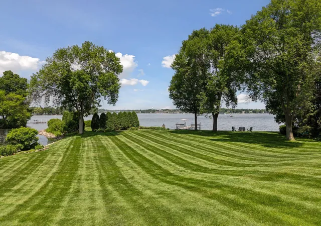 Photo 3 of Sale Pending at 2670 Woolsey Ln, Wayzata, MN 55391 | MLS# 7012967 | Listing updated on 2026-10-01