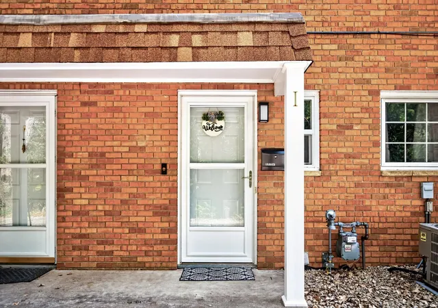 2nd image of 1860 Mcmenemy St #I, Saint Paul, MN 55117 | MLS# 7013015