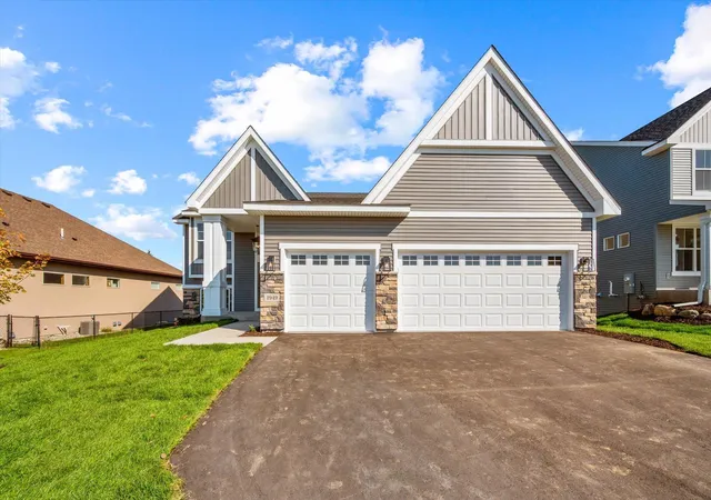 2nd image of 1974 S Lusitano St, Shakopee, MN 55379 | MLS# 7013684
