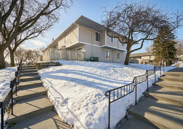 Photo 2 of Single family home for sale at 1117 Trailwood S, Hopkins, MN 55343 | MLS# 7013789 | Listing updated on 2026-08-01