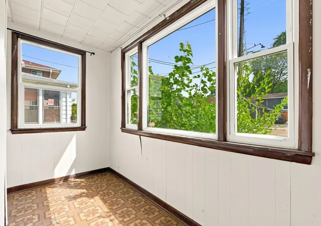 2nd image of 1716 University Ave Ne, Minneapolis, MN 55413 | MLS# 7013822