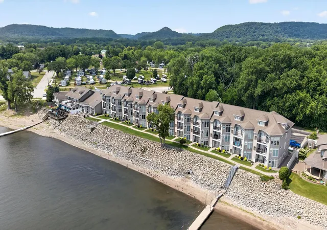 2nd image of 1702 N Lakeshore Dr #3, Lake City, MN 55041 | MLS# 7013905