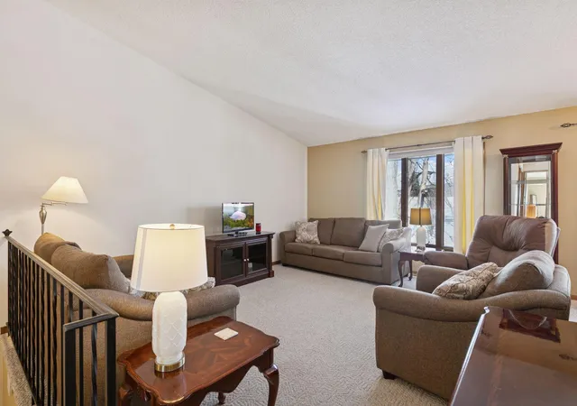 Homes for sale in Roseville, MN | 2406 County Road D W #4, Roseville, MN 55112 | MLS# 7014255