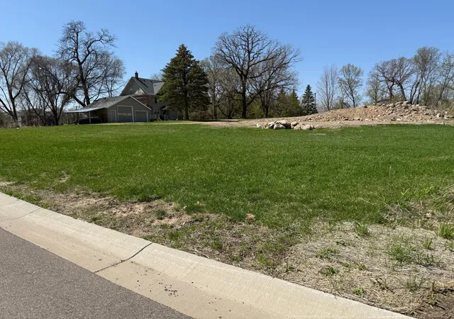 4th image of 4930 Radio Dr, Saint Paul, MN 55129 | MLS# 7014326