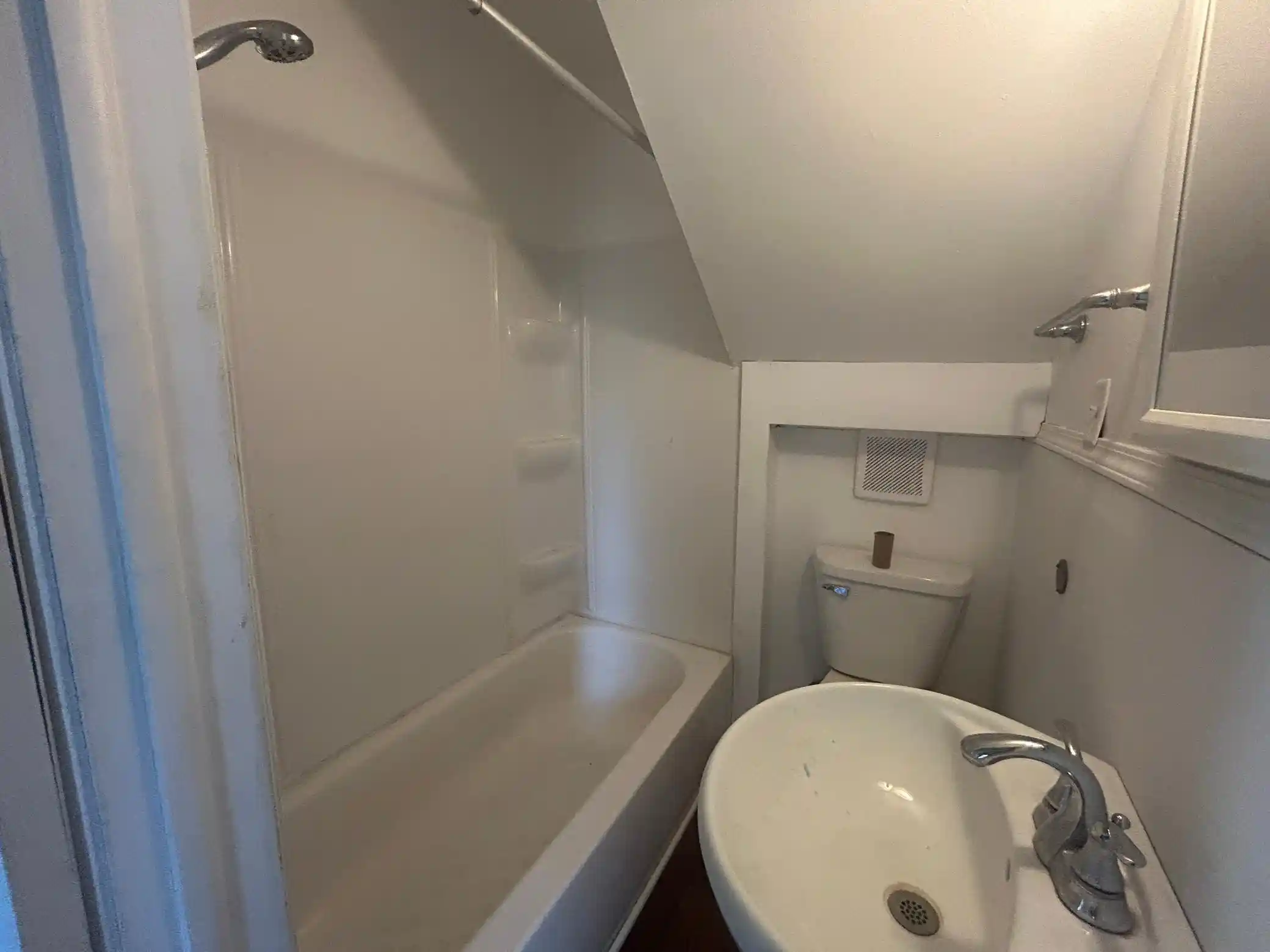 Listing Photo 13 - Condo for sale in 1009 E Ctr St located at 1009 E Ctr St, Rochester, MN 55904 - Unit 1009 E Center St