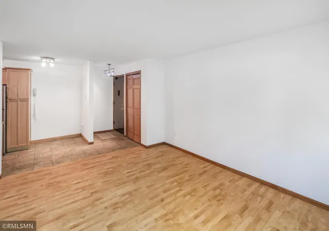 14th image of 2446 Aldrich Ave S #108, Minneapolis, MN 55405 | MLS# 7015294