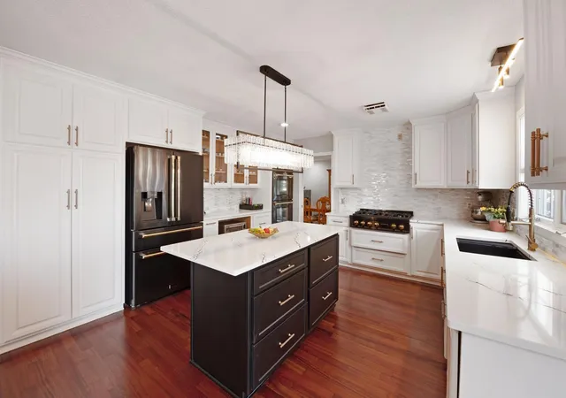 1st image of 9046 Edinburgh Ln, Saint Paul, MN 55125 | MLS# 7015299