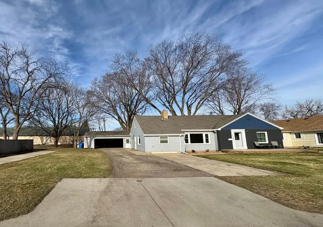 Homes for sale in Pipestone, MN | 604 7th Ave Sw, Pipestone, MN 56164 | MLS# 7015586