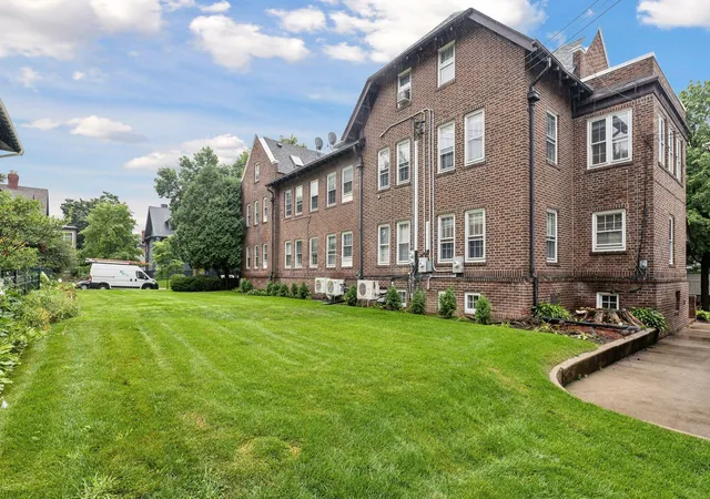 4th image of 1820 Girard Ave S #1, Minneapolis, MN 55403 | MLS# 7015764