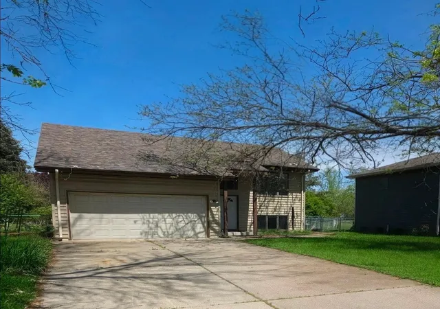 Homes for sale in Northfield, MN | 301 Aster Dr, Northfield, MN 55057 | MLS# 7016004