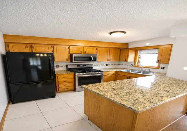 Photo 2 of Single family home for sale at 301 Aster Dr, Northfield, MN 55057 | MLS# 7016004 | Listing updated on 2026-07-30